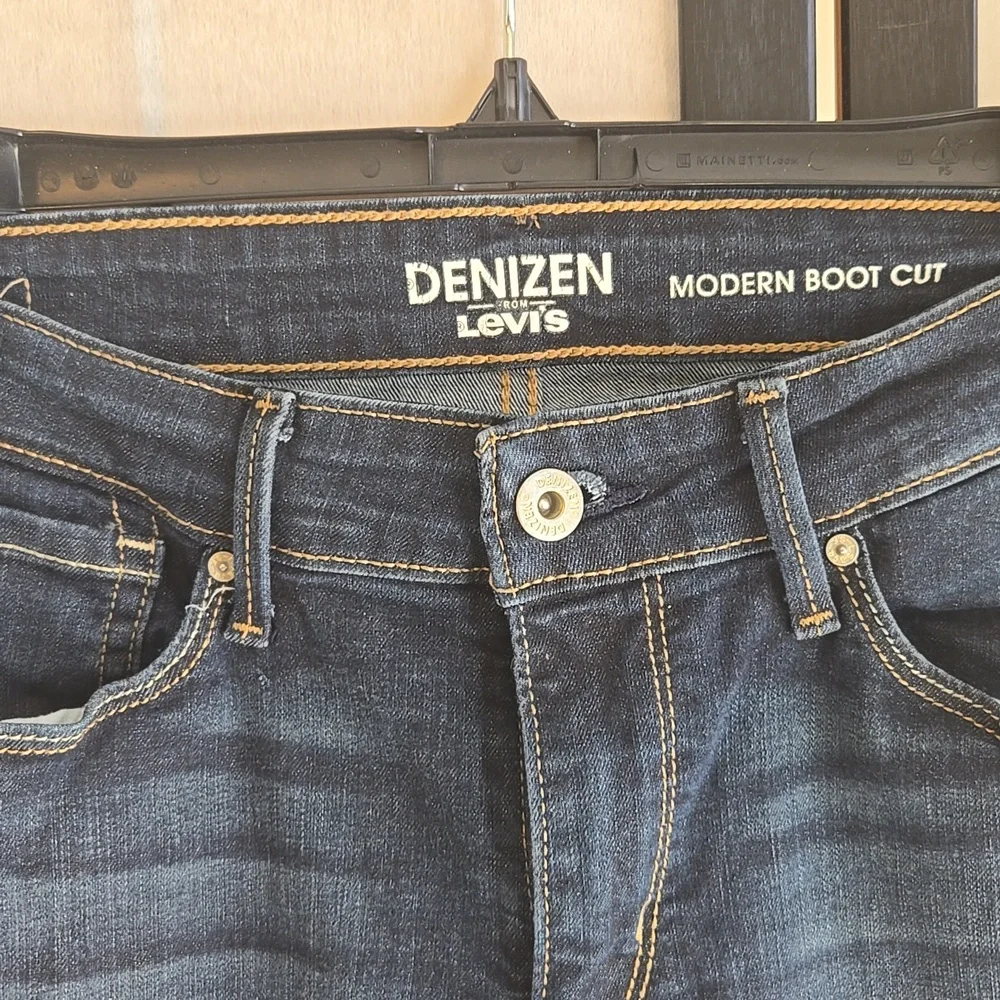 Denizen From Levis Women's Modern Boot Cut Dark Blue Denim Jeans Size 10 - Picture 3 of 12